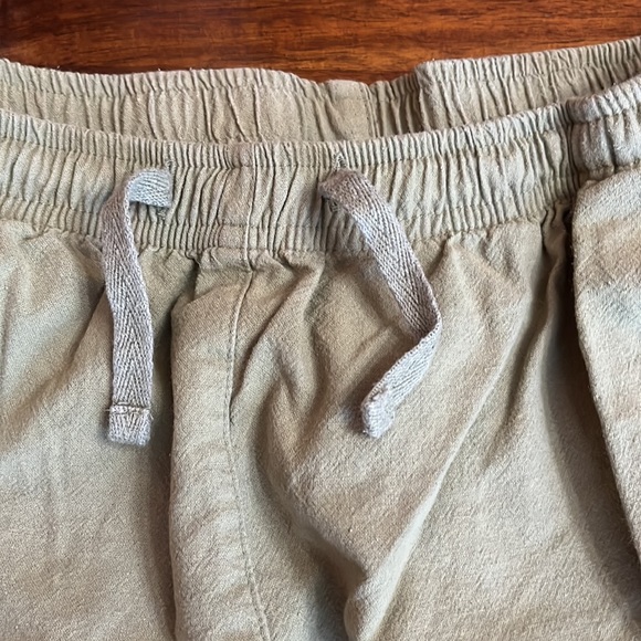 (THIS ITEM WILL BE DONATED AT END OF DEC) 
Green Rebecca Malone Capris - Picture 3 of 7